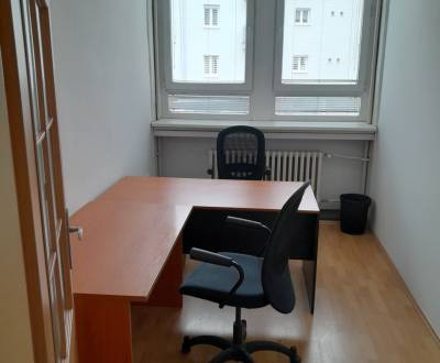 Klimatizovaná 2 - kancelária 29,5 m2 pri POLUS-e na Pluhovej ul.