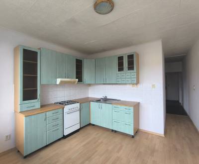 REZERVOVANY - veľký 2i byt prerobený na 3 izbový
