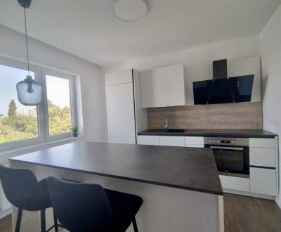 Prenájom štýlový 2 izbový byt, Krížna ulica, Bratislava I. Staré Mesto