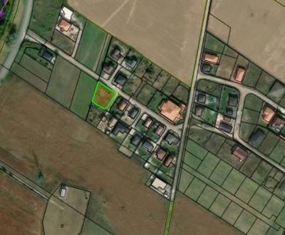 Slnečný stavebný pozemok 818m2, Sokolovce pri Piešťanoch