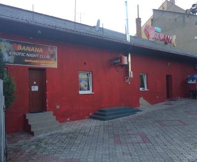 Budova na predaj centre mesta Šahy