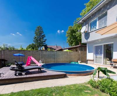 ÚTULNÝ 3 IZBOVÝ RODINNÝ DOM S BAZÉNOM NA BREHU VAJNORSKÝCH JAZIER