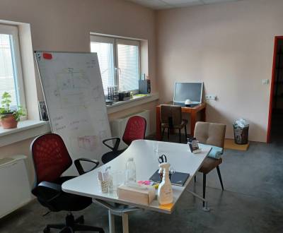 Kancelársko - skladový priestor 311 m2 (160 m2 + 151 m2) v Ružinove 