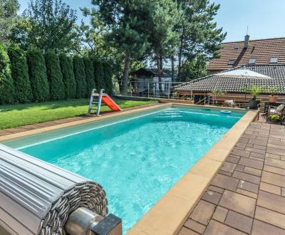 Predaj rodinný dom s bazénom a výnimočnou atmosférou 