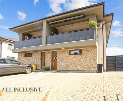 NA PREDAJ 4-IZBOVÝ BYT S TERASOU, VEĽKÝ BIEL