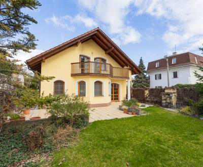 Pozrite si 3D OBHLIADKU, PRIESTRANNÉHO DOMU, GARÁŽ, SÚKROMIE