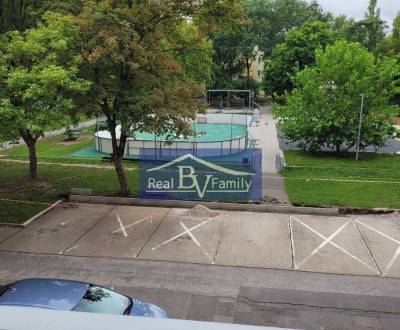 PREDANÉ - PREDAJ, OSTREDKY, RUŽINOV - 3 IZBOVÝ BYT