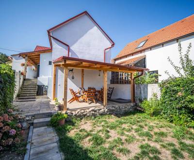 REZERVOVANÝ - 2i RODINNÝ DOM, POZEMOK 201 m2 - SVÄTÝ JUR