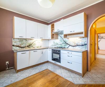 3i BYT NA PREDAJ, 71m2, SVÄTOPLUKOVA UL., PEZINOK SEVER