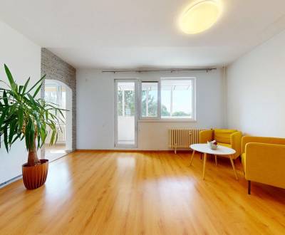 Rezervované. Pohodový 4-izbák v centre Trebišova.