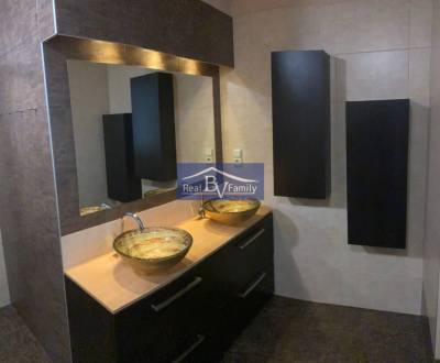 PRENAJATÉ - PRENÁJOM, PLUHOVÁ, NOVÉ MESTO - 2 IZBOVÝ BYT