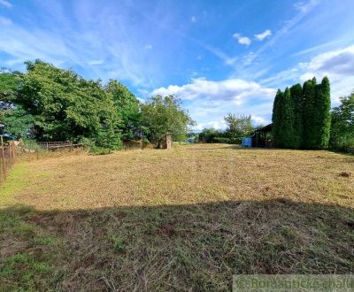 Krásny rovinatý pozemok na okraji obce v tichom prostredí