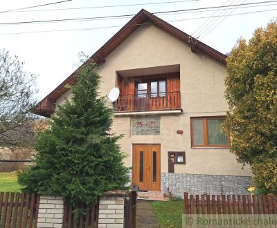 Praktický dom na peknom pozemku, vhodný na bývanie, alebo na rekreačné