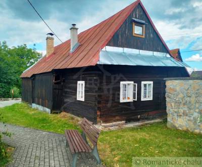 Drevenička v centre krásnej obce Papradno na predaj