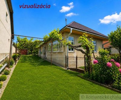 Rekonštruovaný gazdovský dom v pokojnej obci Kleňany v okrese Veľký Kr