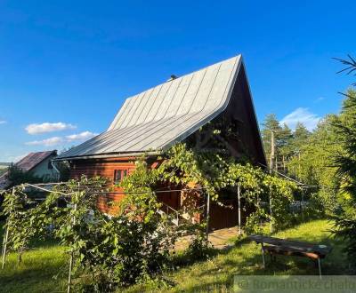 Zrekonštruovaná celoročne obývateľná chata pri Zvolenskej priehrade (M