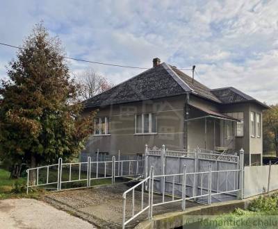 Dom s veľkou záhradou v malej dedinke Ardovo