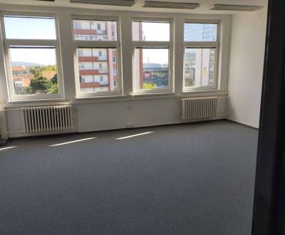 Kancelársky celok 180m2, Za kasárňou, Nové Mesto