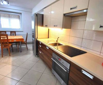 Prenájom 3izbový byt Topoľčany - centrum - s parkovaním