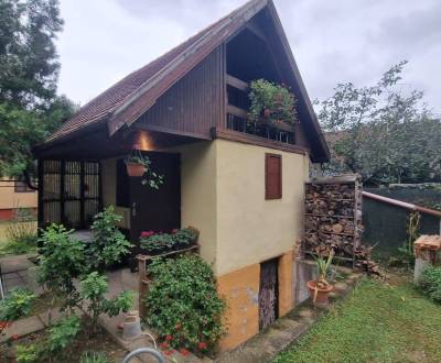 Chata so záhradou Kráľová nad Váhom