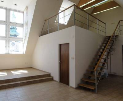 Kancelárske priestory 82 m2 s atraktívnym výhľadom v centre Bratislavy