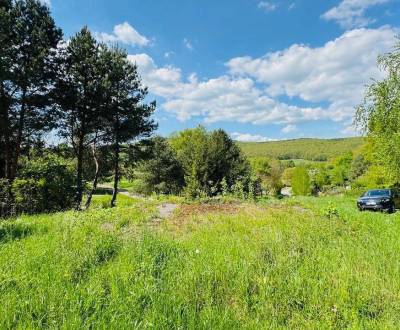 Na predaj stavebný pozemok 1052 m² – Horná Ves, časť Pacov