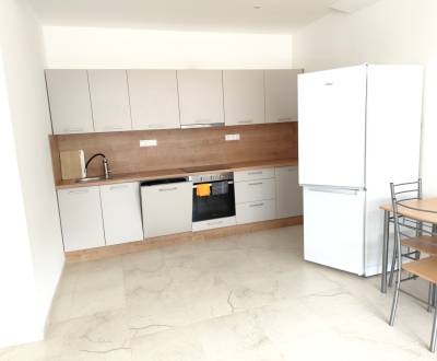 Na prenájom  2-izbový byt - Nové Zámky 