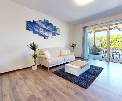 Zariadený 3-izbový byt s veľkou terasou a parkovaním – Tomášov