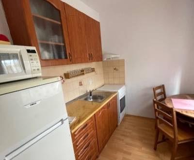 1 izbový byt na predaj vhodný na bývanie alebo ako investícia. DOHODA