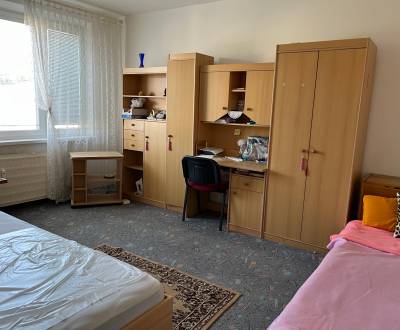 Priestranný a slnečný trojizbový byt na Dolinkách, Detva