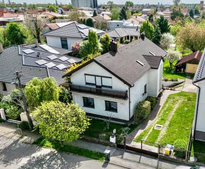 NOVINKA: Dvojgeneračný 7 izbový rodinný dom, veľký pozemok, garáž, BA2