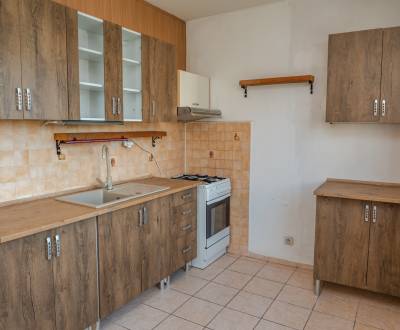 Slnečný 3 izbový  byt na  Rúbanisko III v Lučenci