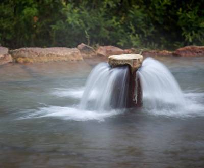 Rozľahlý areál s termálnymi prameňmi - investičná príležitosť