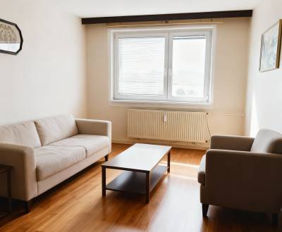 PREDAJ 2 izb byt s loggiou Suchoňová POPRAD 