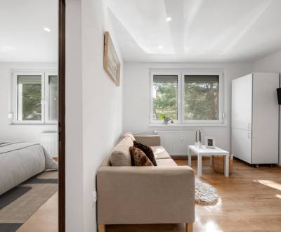 Rezervovaný 1-izbového bytu po rekonštrukcii – Vilová ulica, Bratislav