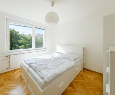 Predaj priestranného 2i.b. v obľúbenej lokalite Chrenová-Rezervované!