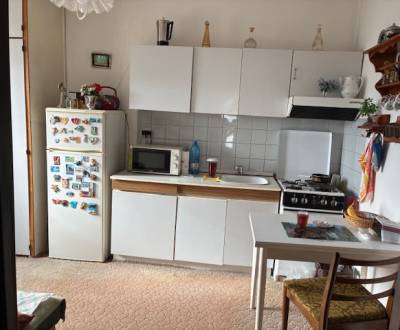 Predám 2 izbový byt Dubnica nad Váhom, 53 m2