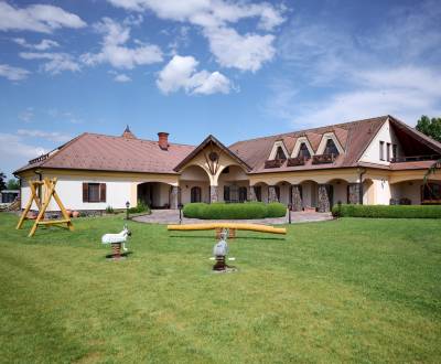 LUXUSNÁ VILA S KRÁSNYM POZEMKOM NEĎALEKO BRATISLAVY, HVIEZDOSLAVOV