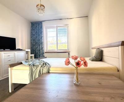 Na predaj TEHLOVÝ 2-izbový byt V CENTRE, Senec