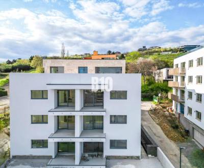 ŠPECIÁLNY 3IZBOVÝ BYT V NOVOSTAVBE NA ZAČIATKU KOLIBY