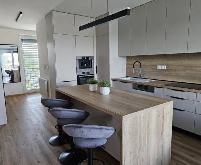 Prenajmeme nadštandardný 3-izbový byt, Kollárova ulica, Vráble