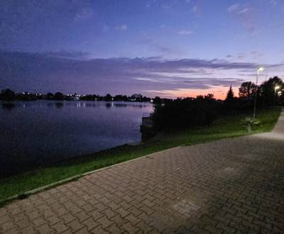 SENEC-lukratívna lokalita- pozemok  pri Slnečných jazerách