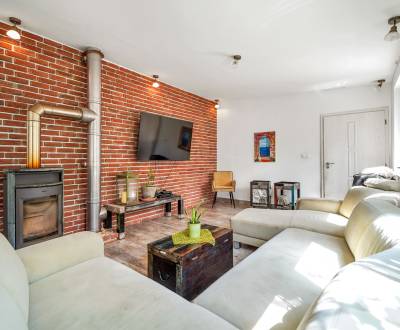 Kompletne zrekonštruovaný rodinný dom, Pama