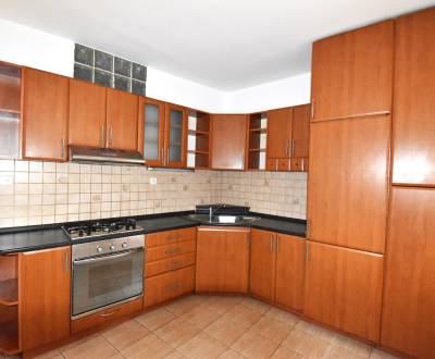 EXKLUZÍVNE - Moderný 3-izbový byt po rekonštrukcii na predaj v Galante