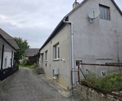 Zateplený rodinný dom + garáž a malá záhradka