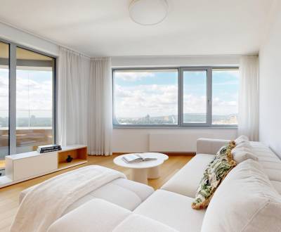 Nadštandardný slnečný byt s výhľadom na hrad