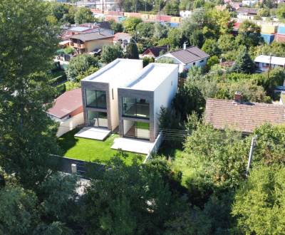 KRÁSNA NOVOSTAVBA  3 IZB. DOMU PRI JAZERE - VAJNORY, BRATISLAVA