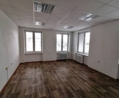 Prenájom kancelária plocha 38 m2 Martin, výťah, bezbariérový prístup