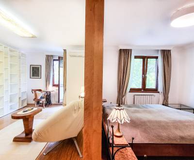 NADŠTANDARDNÝ a VEĽMI PRIESTRANNÝ 4 izb byt (145 m2) v CENTRE ŠAMORÍNA