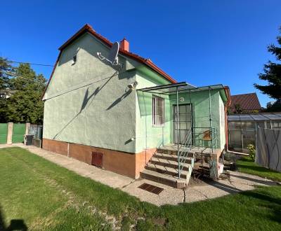 NA PREDAJ 3-IZBOVÝ RD S GARÁŽOU A VEĽKÝM POZEMKOM, BRATISLAVA–VRAKUŇA